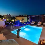 Amarilia House