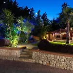 Amarilia House